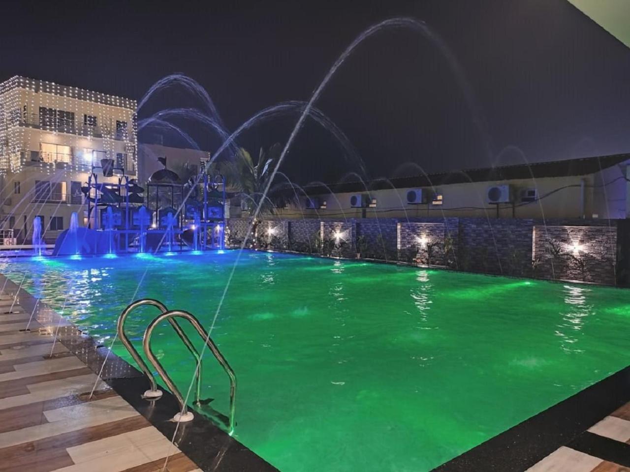 Hotel Hindusthan Inn マンダーマニ エクステリア 写真