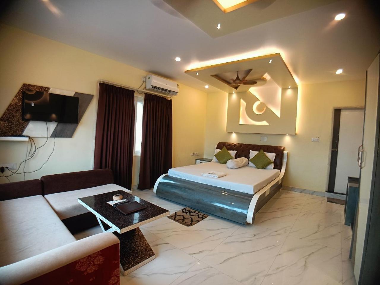 Hotel Hindusthan Inn マンダーマニ エクステリア 写真